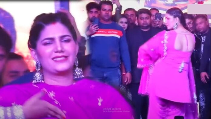 Sapna Choudhary Dance : सपना चौधरी का 'रेड फरारी' लुक बना दीवाना, बोल्ड मूव्स ने बढ़ाया इंटरनेट का तापमान