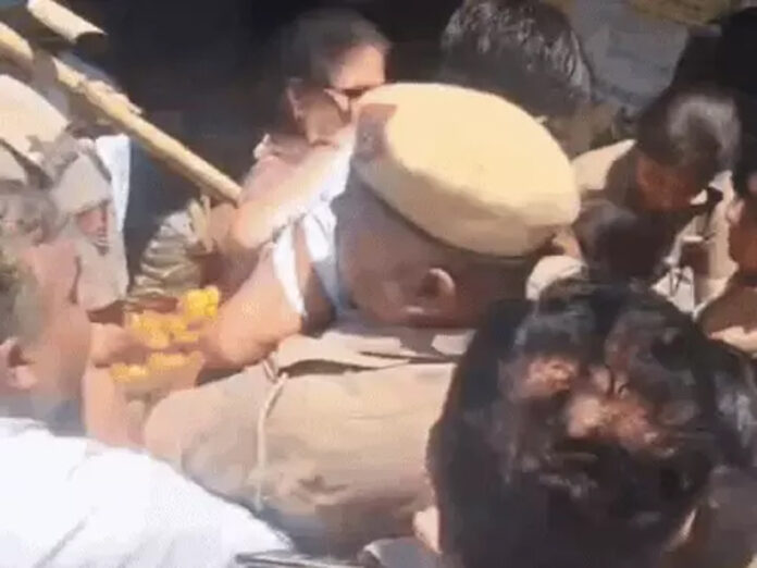 Ambala News: अंबाला में आत्मदाह कर रही महिला सरपंच गिरफ्तार