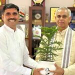 Haryana News: कैथल के पूंडरी से विधायक सतपाल जांबा ने कुरुक्षेत्र में गुजरात के राज्यपाल से की मुलाकात