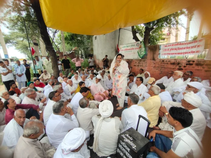 Sunaina Chautala, Ransingh Maan, Sukhwinder Mandhi reached the farmers' protest and accused the government of breaking promises