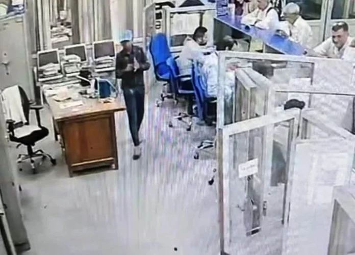 The miscreants fled with a bag full of cash worth Rs 10.70 lakh from SBI Bawal branch