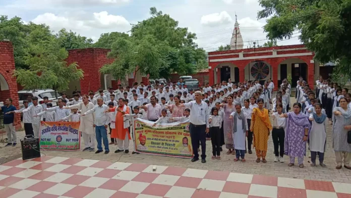 Bhiwani News : नशा मुक्त हरियाणा अभियान के तहत रा.व.मा.वि. गोलपुरा में नशा मुक्त संकल्प कार्यक्रम आयोजित