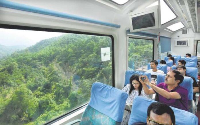 Vistadome Coaches Kalka Shimla Route: कालका-शिमला रूट पर जल्द दौड़ेंगे विस्टाडोम कोच