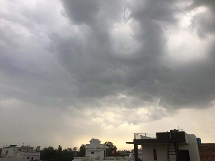 Haryana Weather Update: हरियाणा के 6 जिलों में बूंदाबांदी की संभावना, अन्य जिलों में साफ रहेगा मौसम