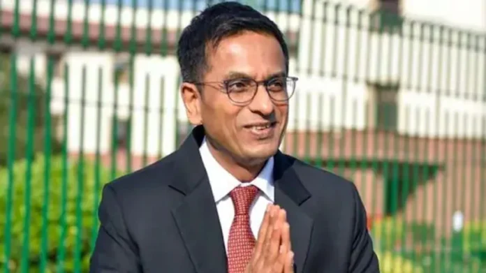 DY Chandrachud: सेवानिवृत्ति के बाद भी पूर्व सीजेआई ने खाली नहीं किया बंगला, सुप्रीम कोर्ट प्रशासन ने केंद्र को लिखा पत्र DY Chandrachud