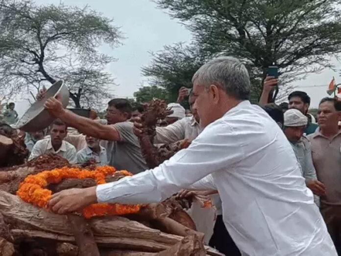 Bhiwani News: बेटे का एडमिशन करवाने अहमदाबाद गए भिवानी के कर्नल का हार्ट अटैक से निधन