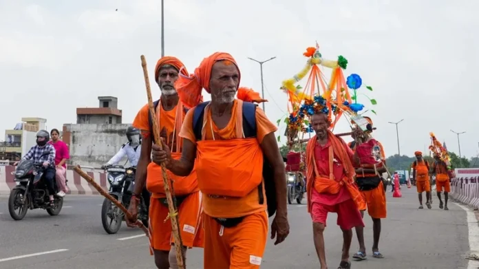 Kanwar Yatra Route: सुप्रीम कोर्ट ने भोजनालयों के लिए क्यूआर कोड निर्देश के खिलाफ याचिका पर यूपी से जवाब मांगा Kanwar Yatra Route