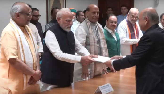 Vice President Election Update : सीपी राधाकृष्णन ने दाखिल किया नामांकन