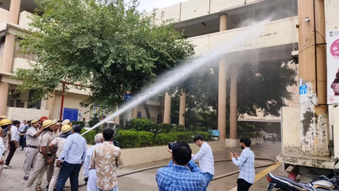 Mock Drill : फरीदाबाद जिले में सुरक्षा चक्र नामक एक व्यापक मॉक ड्रिल का आयोजन किया गया