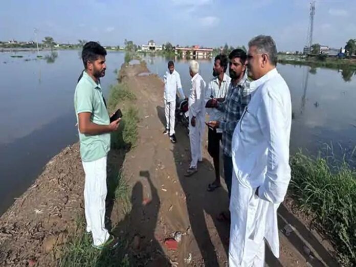 Fatehabad News: फतेहाबाद के 6 गांवों में बाढ़ जैसे हालात