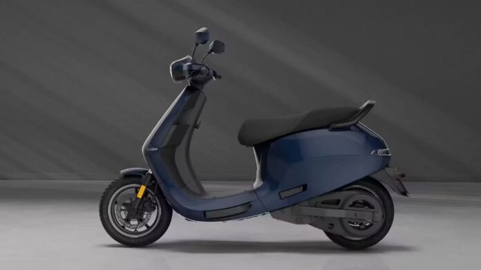 Best Long Range Electric Scooters: भारत के धांसू Electric Scooters, लंबी रेंज का दम, नंबर 3 बना सबसे सस्ता सौदा