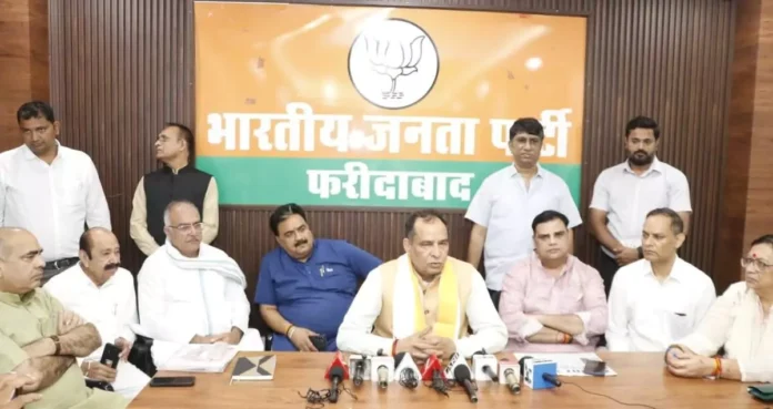 Faridabad News : भारत के विभाजन के लिए कांग्रेस पार्टी जिम्मेदार : मोहन लाल बड़ौली