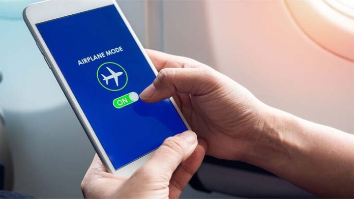Flight Mode : जानिए मोबाइल को फ्लाइट मोड पर लगाने के फायदें