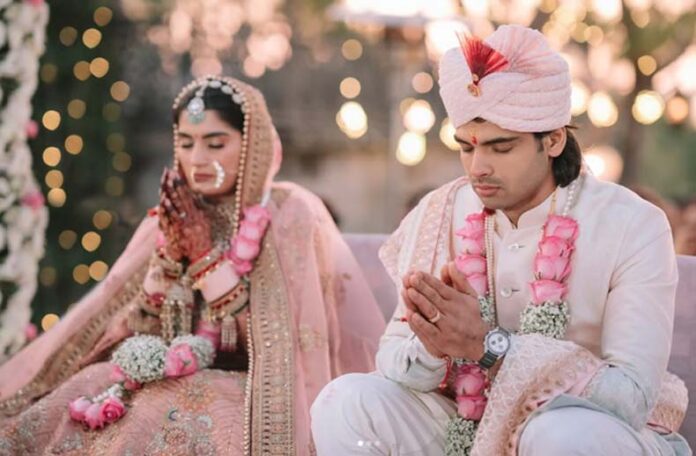 Himani Mor And Golden Boy Neeraj Chopra: टेनिस छोड़कर गोल्डन बॉय नीरज चोपड़ा का बिजनेस संभालेंगी पत्नी हिमानी मोर Himani Mor And Golden Boy Neeraj Chopra: टेनिस छोड़कर गोल्डन बॉय नीरज चोपड़ा का बिजनेस संभालेंगी पत्नी हिमानी मोर