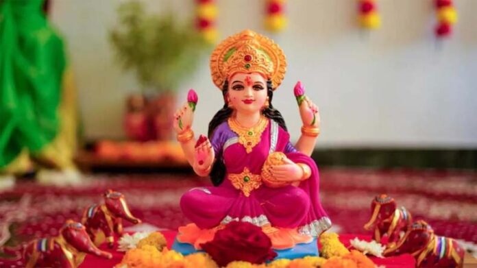 Maa Lakshmi Upaay: माता लक्ष्मी को प्रसन्न करने के लिए करें यह उपाय