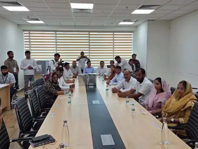 Manesar Nagar Nigam Election: मानेसर निगम में सीनियर डिप्टी मेयर और डिप्टी मेयर के पदों पर राव नरबीर के समर्थकों की जीत Manesar Nagar Nigam Election: मानेसर निगम में सीनियर डिप्टी मेयर और डिप्टी मेयर के पदों पर राव नरबीर के समर्थकों की जीत