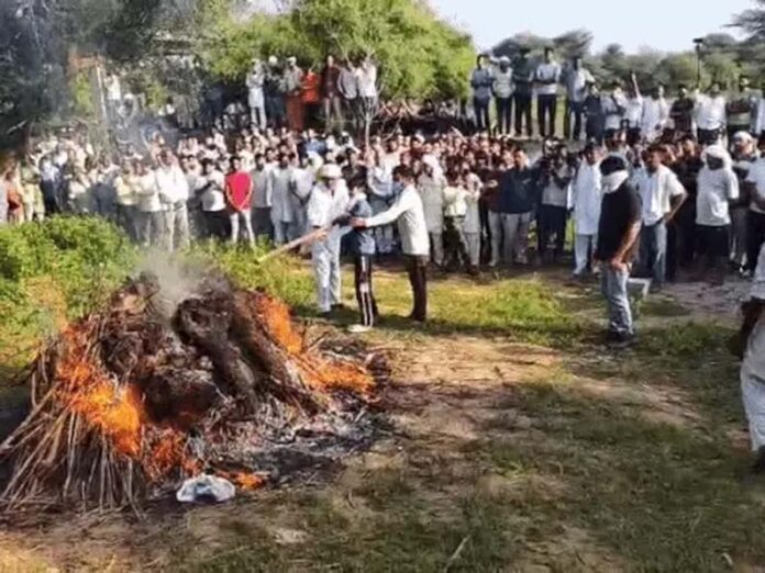 Manisha Murder Case: मनीषा का अंतिम संस्कार: छोटे भाई ने दी मुखाग्नि, भिवानी में इंटरनेट बैन बढ़ा