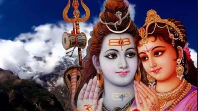 Masik Shivratri: मासिक शिवरात्रि आज, महादेव को प्रसन्न करने के लिए शिवलिंग पर चढ़ाएं ये चीजें