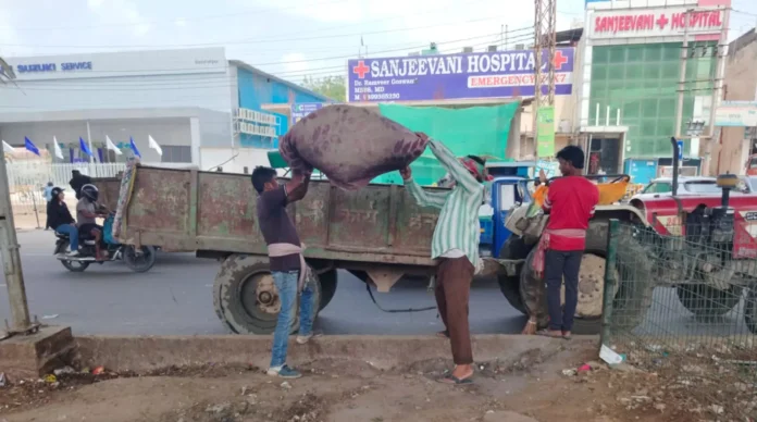 Gurugram News : नगर निगम गुरुग्राम शहरभर में चला रहा नियमित कचरा उठान व साफ-सफाई कार्य