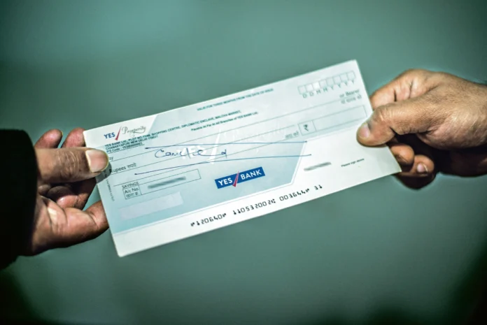 New rule on cheques is coming! Know the benefits of using cheques and who is using them the most