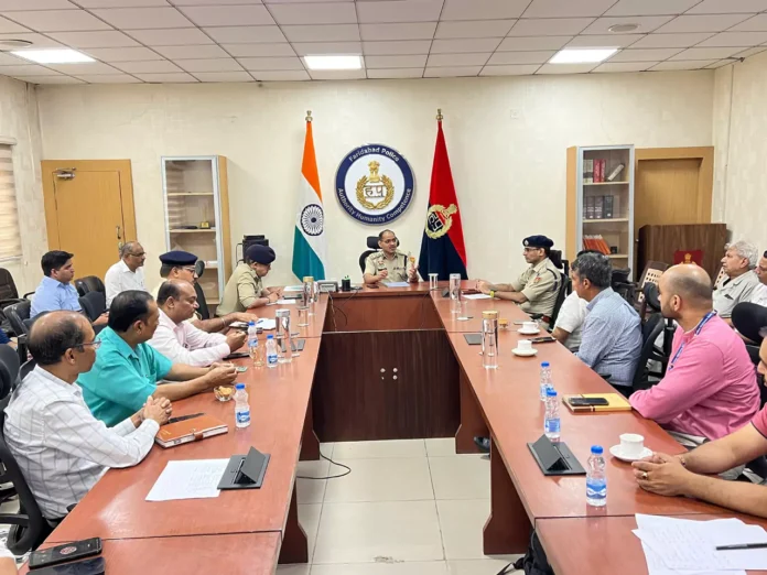 Faridabad News : बैंक प्रबंधक, पेट्रोल पंप व ज्वेलर्स शॉप संचालकों के साथ गोष्ठी का आयोजन, दिए दिशा निर्देश