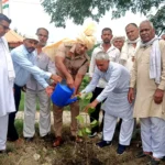 Palwal News : स्वच्छ पर्यावरण संरक्षण के लिए पौधरोपण बहुत जरूरी : डीएसपी विवेक चौधरी