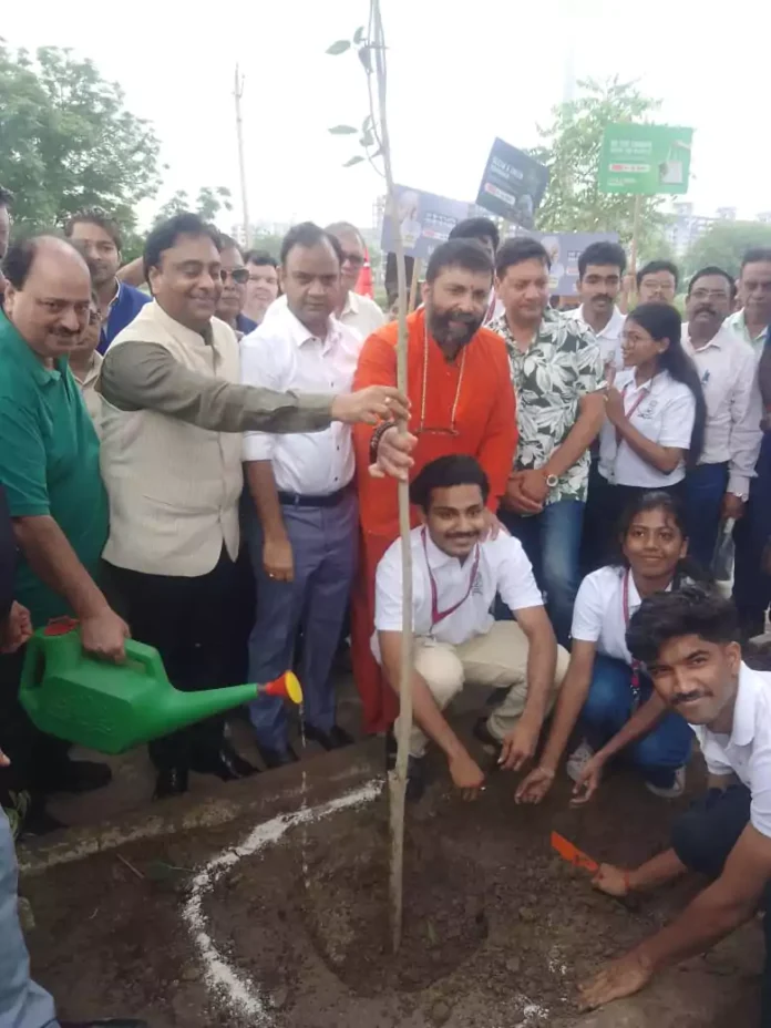 Faridabad News : अमृता हस्पताल द्वारा लगाए गए पौधें