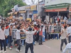 Manisha Murder Case: मनीषा हत्याकांड के विरोध में प्रदेशभर के छात्र सड़कों पर उतरे