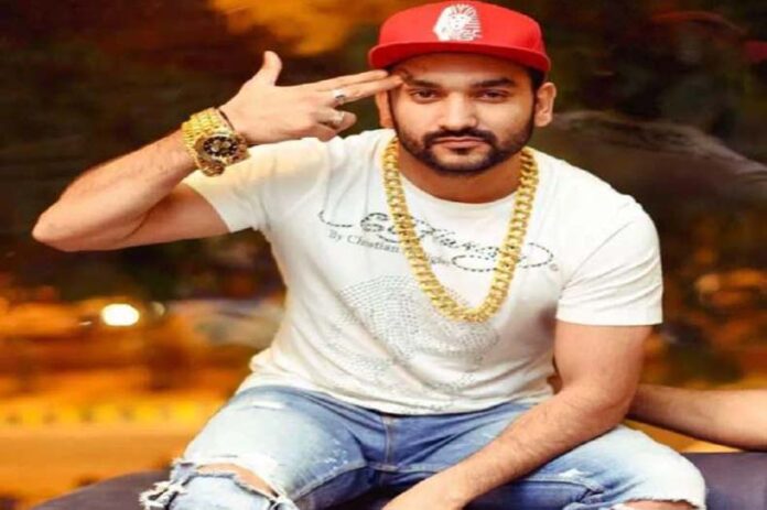 Gurugram Encounter: बॉलीवुड सिंगर राहुल फाजिलपुरिया की हत्या करने आए 5 शूटरों की पुलिस से मुठभेड़, 4 के पैर में लगी गोली Gurugram Encounter: बॉलीवुड सिंगर राहुल फाजिलपुरिया की हत्या करने आए 5 शूटरों की पुलिस से मुठभेड़, 4 के पैर में लगी गोली