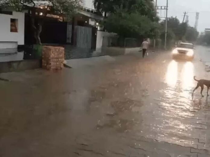 Haryana Weather Update: हरियाणा में 3 दिन तक बारिश के आसार, आज पंचकूला, अंबाला, यमुनानगर और कुरुक्षेत्र में बारिश का येलो अलर्ट Haryana Weather Update: हरियाणा में 3 दिन तक बारिश के आसार, आज पंचकूला, अंबाला, यमुनानगर और कुरुक्षेत्र में बारिश का येलो अलर्ट