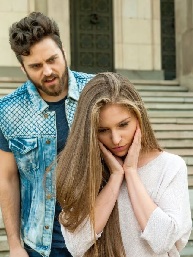 Relationship Tips: फीका पड़ने लगा है रिश्ता? ऐसे दोबारा जगाएं प्यार की चिंगारी