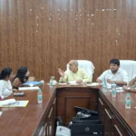 Faridabad News : बल्लभगढ़ विधानसभा के स्कूल और कॉलेज के मुखियाओं के साथ समीक्षा बैठक : मूलचंद शर्मा