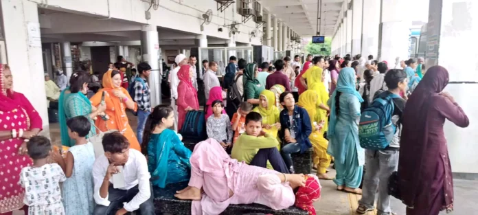 Jind News : बहनों ने दूसरे दिन भी बसों में मुफ्त यात्रा को लेकर झेली परेशानी