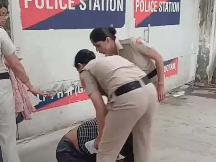 Gurugram News: गुरुग्राम में पुलिस स्टेशन में किन्नरों का हंगामा, आरोप- पुलिस कर्मियों ने संबंध बनाने का दवाब बनाया