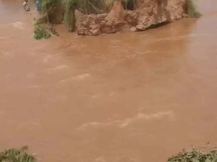 Markanda River: कुरुक्षेत्र के गांव नैसी में मारकंडा नदी का तटबंध टूटा