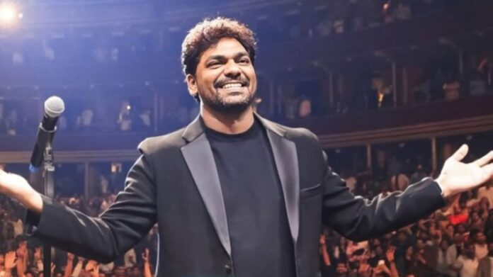हिंदी कॉमेडी का परचम लहराया, Zakir Khan ने MSG में रचा इतिहास