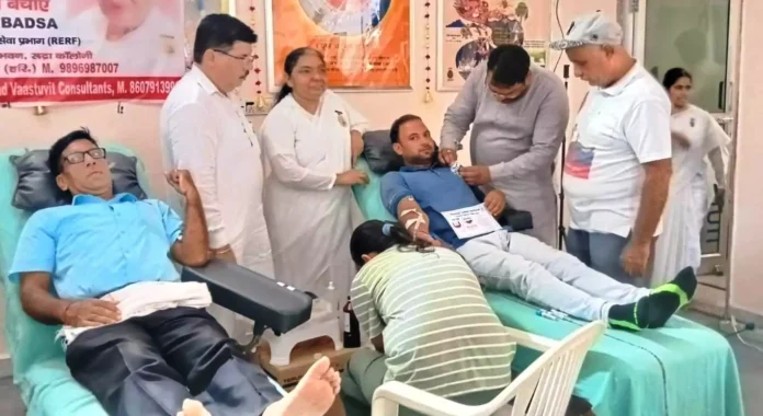Blood Donation Camp : दादी प्रकाशमणि पुण्य स्मृति दिवस पर विशाल रक्तदान शिविर आयोजित