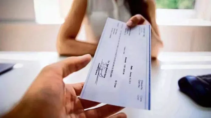 Cheque Clearance News Rules : चेक क्लियरेंस सिस्टम में हुआ बदलाव, चंद घंटों में होगा क्लियर