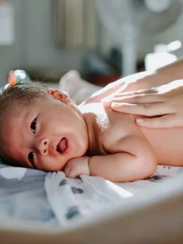 Baby Massage Oil: बच्चों की मालिश का सही तेल, फायदे जानकर चौंक जाएंगे