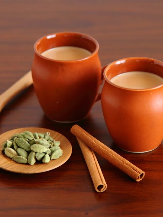 Cardamom Tea: इन लोगों के लिए ज़हर साबित हो सकती है इलायची वाली चाय