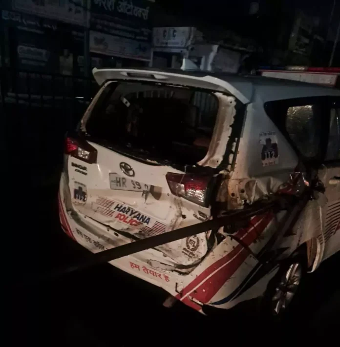 Jind Accident : अज्ञात वाहन ने डायल 112 को मारी टक्कर, गाड़ी क्षतिग्रस्त