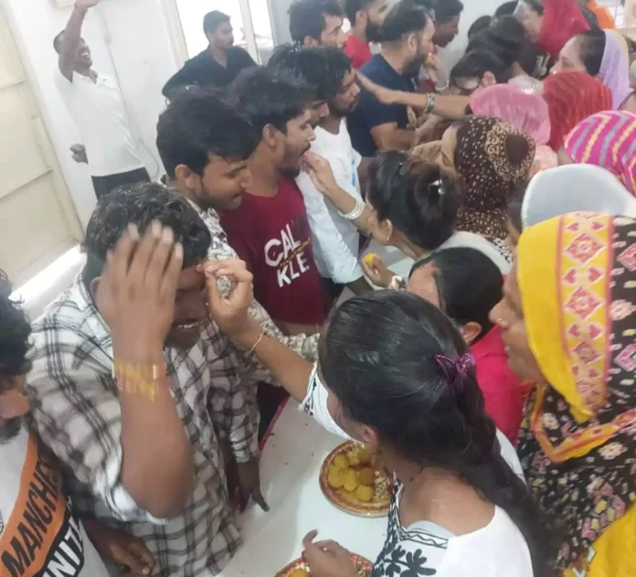 Rakshabandhan Festival : जिला कारागार में बहनों ने भाइयों को बांधी राखी