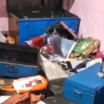lakhs-of-cash-and-moon-from-home