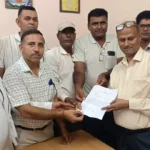 Bhiwani News : अध्यापक पर हमले के दोषी शरारती तत्वों पर कार्रवाई की मांग को लेकर सौंपा ज्ञापन