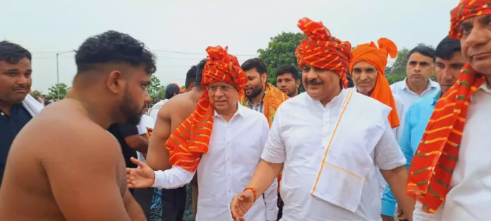 Faridabad News : मंत्री राजेश नागर व पूर्व विधायक टेकचंद शर्मा ने बढ़ाया खिलाड़ियों का हौसला
