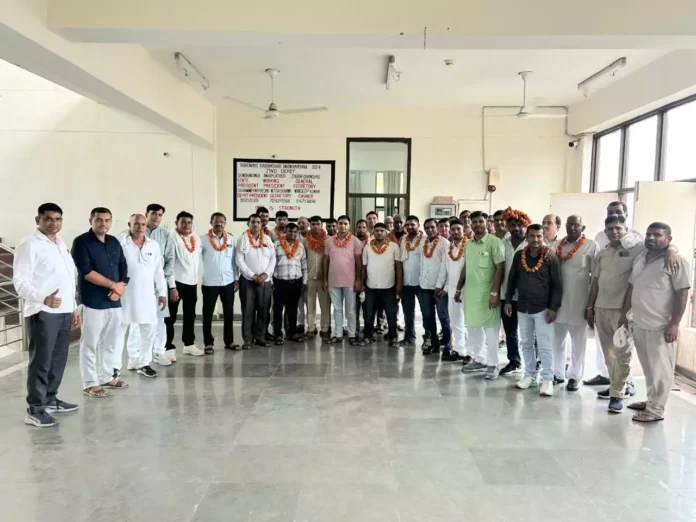 Jind News : कर्मचारियों की समस्या को लेकर जीएम से मिले रोडवेज कर्मचारी