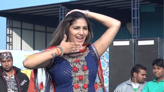 Sapna Choudhary Dance : सपना चौधरी का डांस देख फैंस हुए क्रेज़ी, स्टेज पर मची जबरदस्त गदर