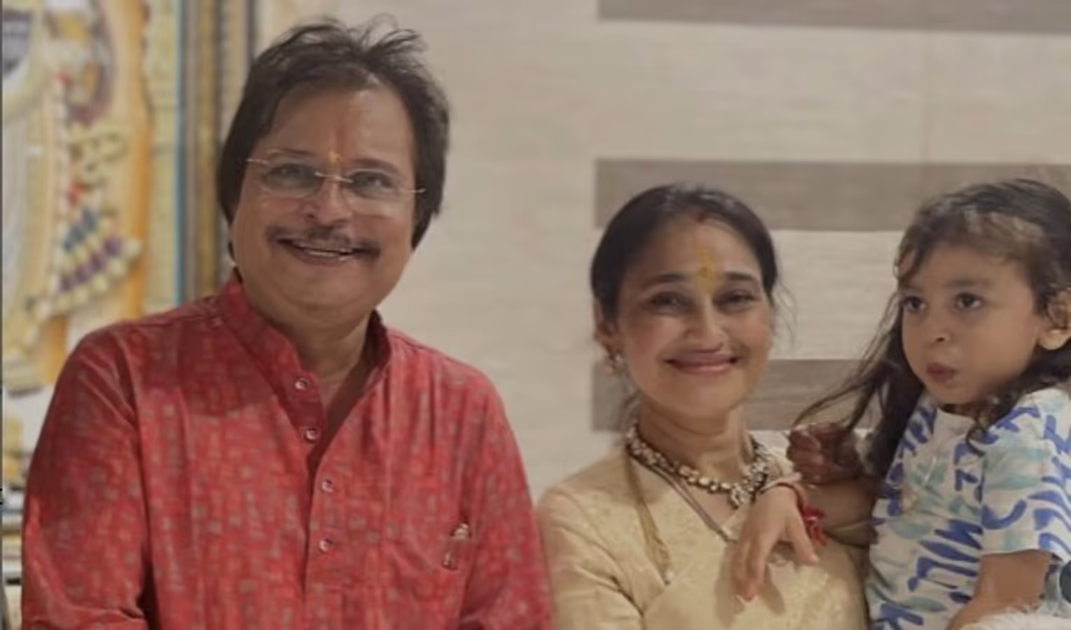 Disha Vakani Asit Modi Rakhi Celebration : सालों बाद दिखीं ‘दया भाभी’, दिशा वकानी ने असित मोदी को बांधी राखी 