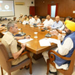 Punjab CM News : अपराधियों से सख्ती से निपटे पुलिस : सीएम