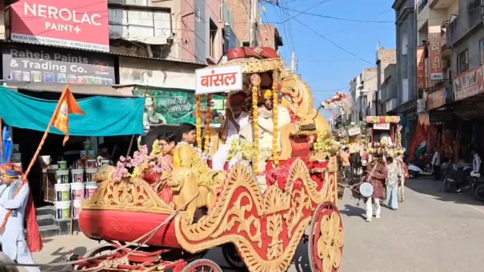 A grand procession was held in the city to celebrate the birth anniversary of Maharaja Agrasen.